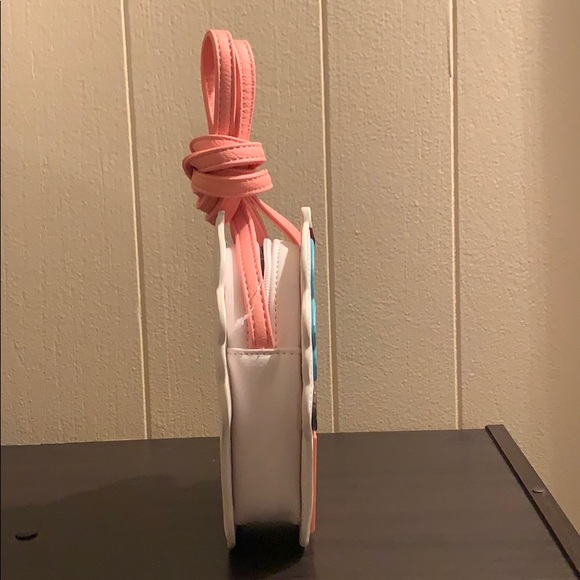 Cupcake 🧁 bag!!!!! - Picture 3 of 4